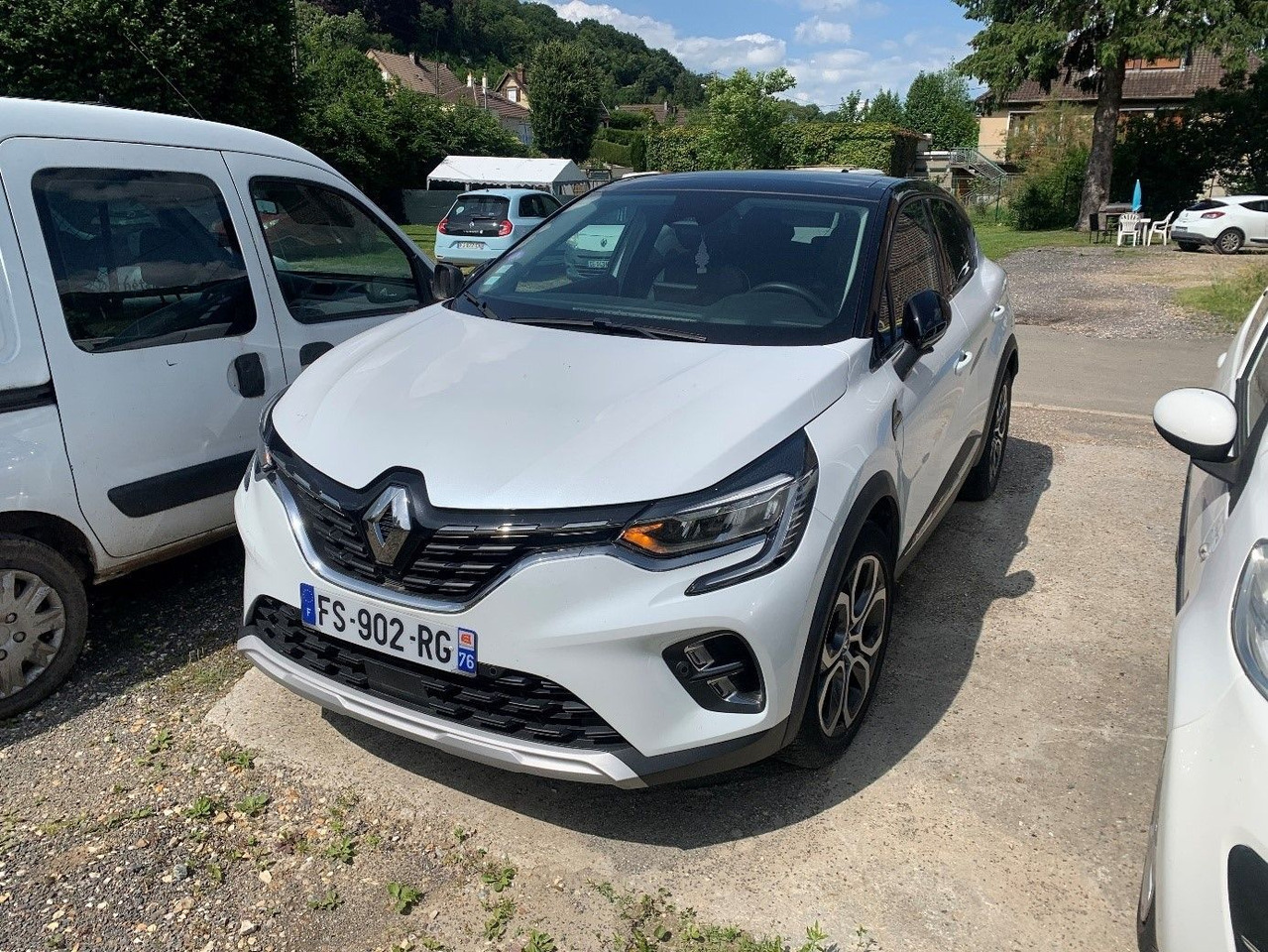 RENAULT CAPTUR - 2020 - Hybride essence électrique - Boîte automatique - II 1.6 E-TECH PLUG-IN 160 INTENS - Легковий автомобіль: фото 1 RENAULT CAPTUR - 2020 - Hybride essence électrique - Boîte automatique - II 1.6 E-TECH PLUG-IN 160 INTENS - Легковий автомобіль: фото 1