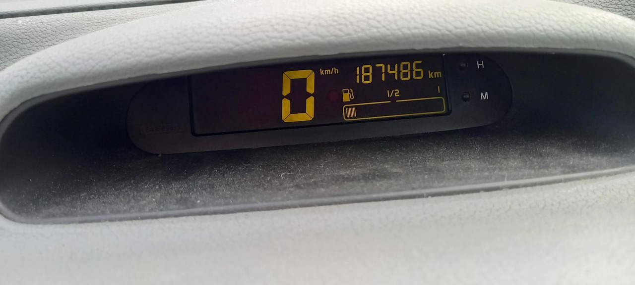 TWINGO ESSENCE (267) - Легковий автомобіль: фото 4 TWINGO ESSENCE (267) - Легковий автомобіль: фото 4