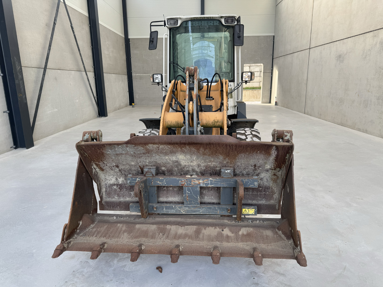 LIEBHERR L 506 - Колісний екскаватор: фото 2 LIEBHERR L 506 - Колісний екскаватор: фото 2