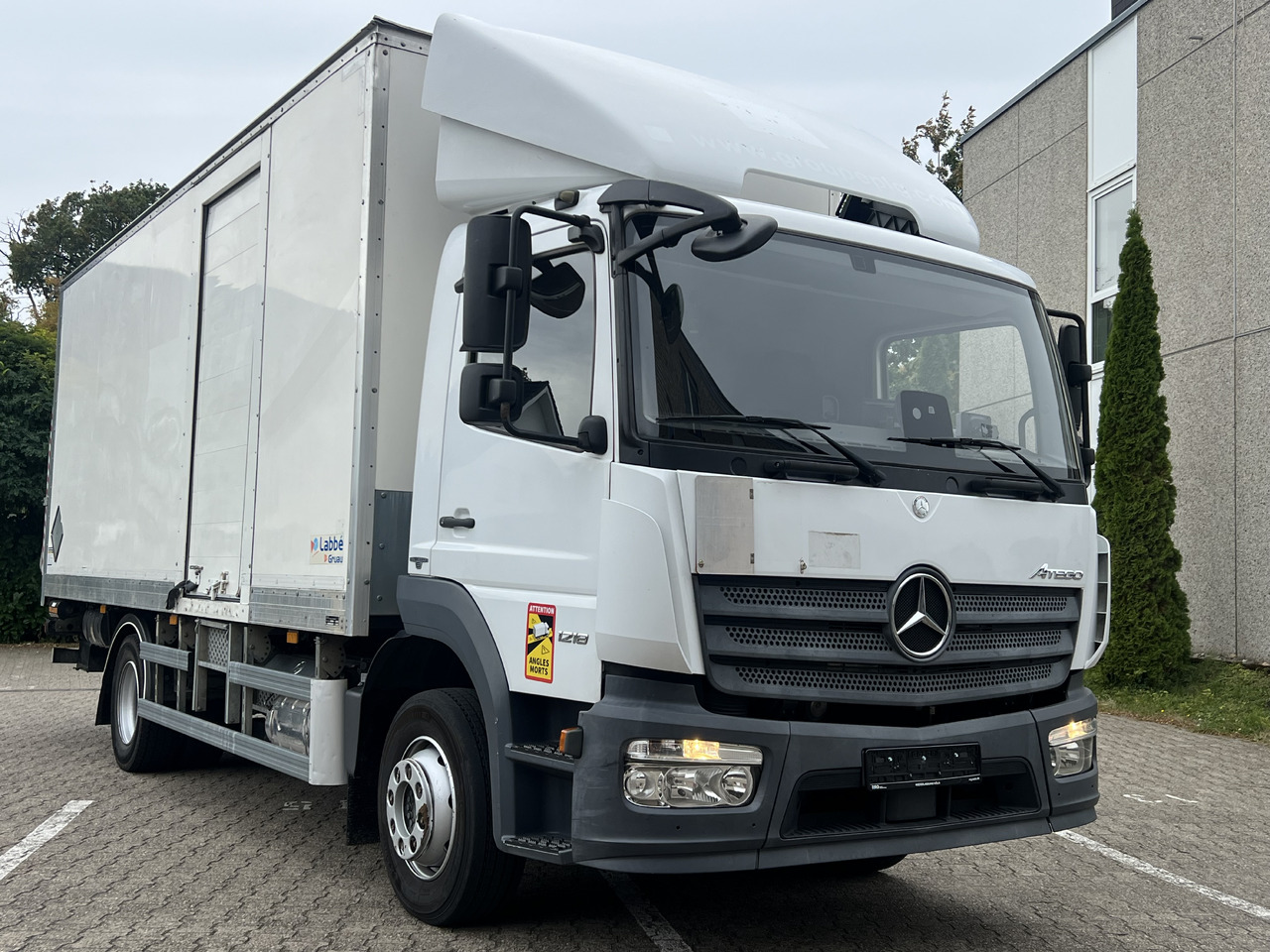 MERCEDES-BENZ Atego 1218 L Classic-Vermietung möglich-ADR-LBW - Вантажівка з закритим кузовом: фото 2 MERCEDES-BENZ Atego 1218 L Classic-Vermietung möglich-ADR-LBW - Вантажівка з закритим кузовом: фото 2