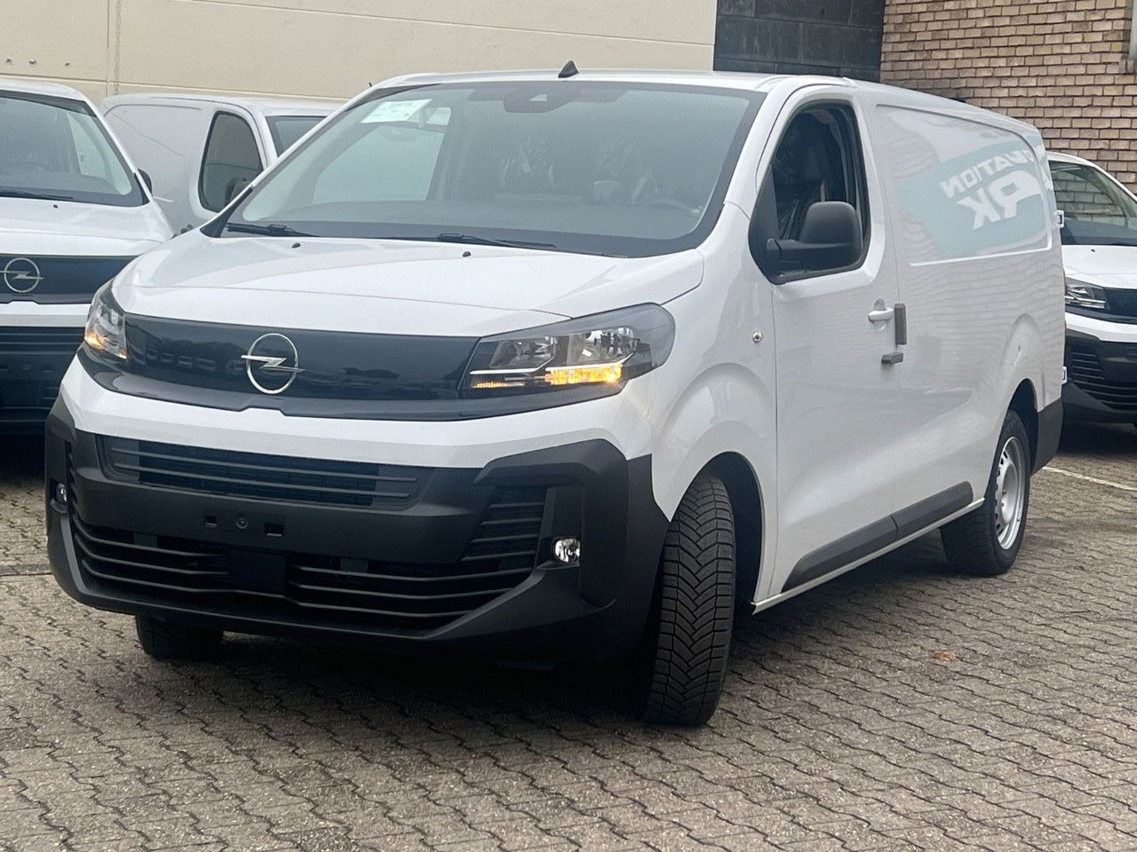 Opel Vivaro L3H1 144 PS Schalter Allwetter AHK Rückfa - Суцільнометалевий фургон: фото 1 Opel Vivaro L3H1 144 PS Schalter Allwetter AHK Rückfa - Суцільнометалевий фургон: фото 1