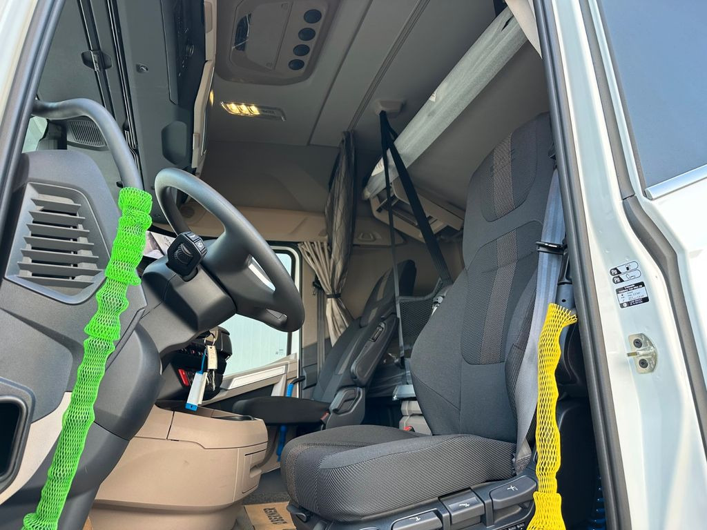 DAF XG 530 Retarder Standklima 3 Jahre Garantie - Тягач: фото 5 DAF XG 530 Retarder Standklima 3 Jahre Garantie - Тягач: фото 5