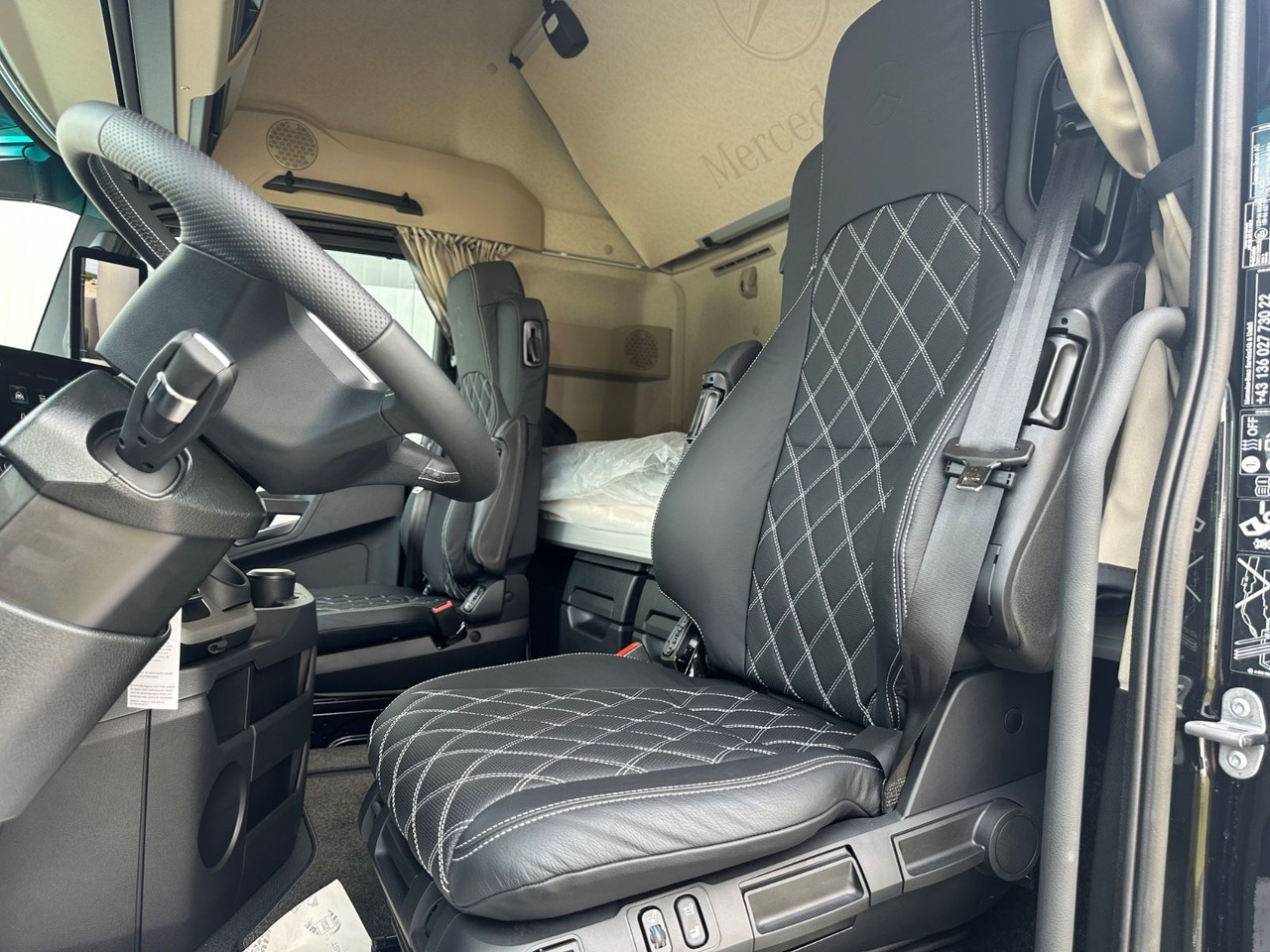 Mercedes-Benz Actros 1863 Final Edition Vollausstattung - Тягач: фото 5 Mercedes-Benz Actros 1863 Final Edition Vollausstattung - Тягач: фото 5
