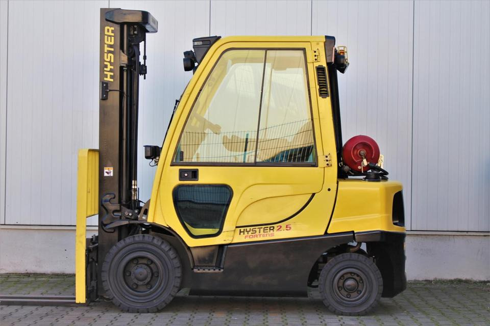 HYSTER H2.5FT Gas 2500kg Kabine 2018 Stapler UVV ✅ - Газовий навантажувач: фото 4 HYSTER H2.5FT Gas 2500kg Kabine 2018 Stapler UVV ✅ - Газовий навантажувач: фото 4