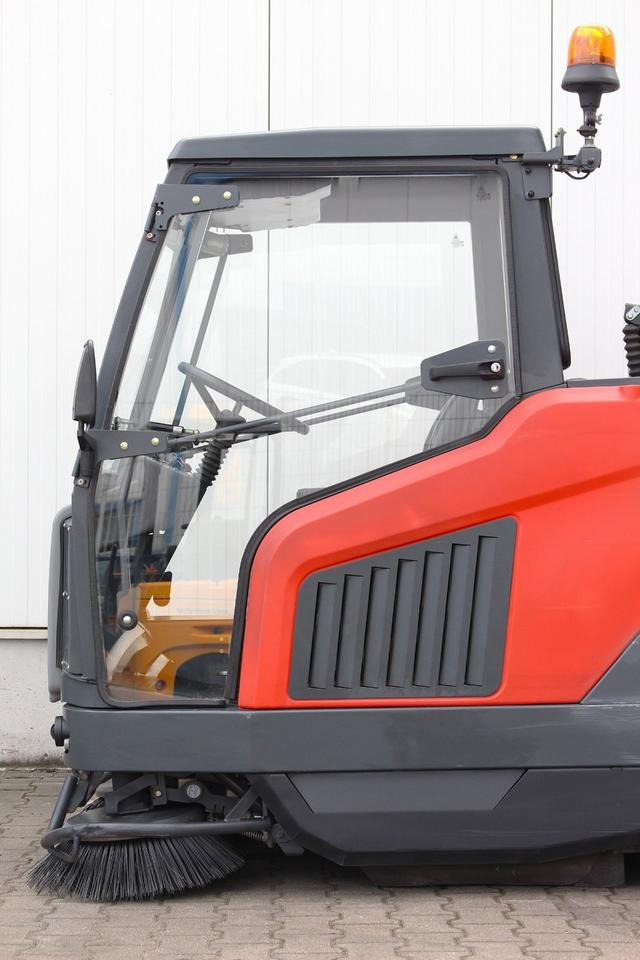 Hako Sweepmaster D1500RH Diesel UVV✅ - Промислова підмітальна машина: фото 5 Hako Sweepmaster D1500RH Diesel UVV✅ - Промислова підмітальна машина: фото 5