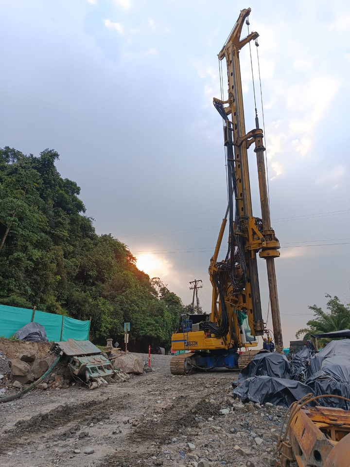 BAUER BG 22H - Бурова установка: фото 3 BAUER BG 22H - Бурова установка: фото 3