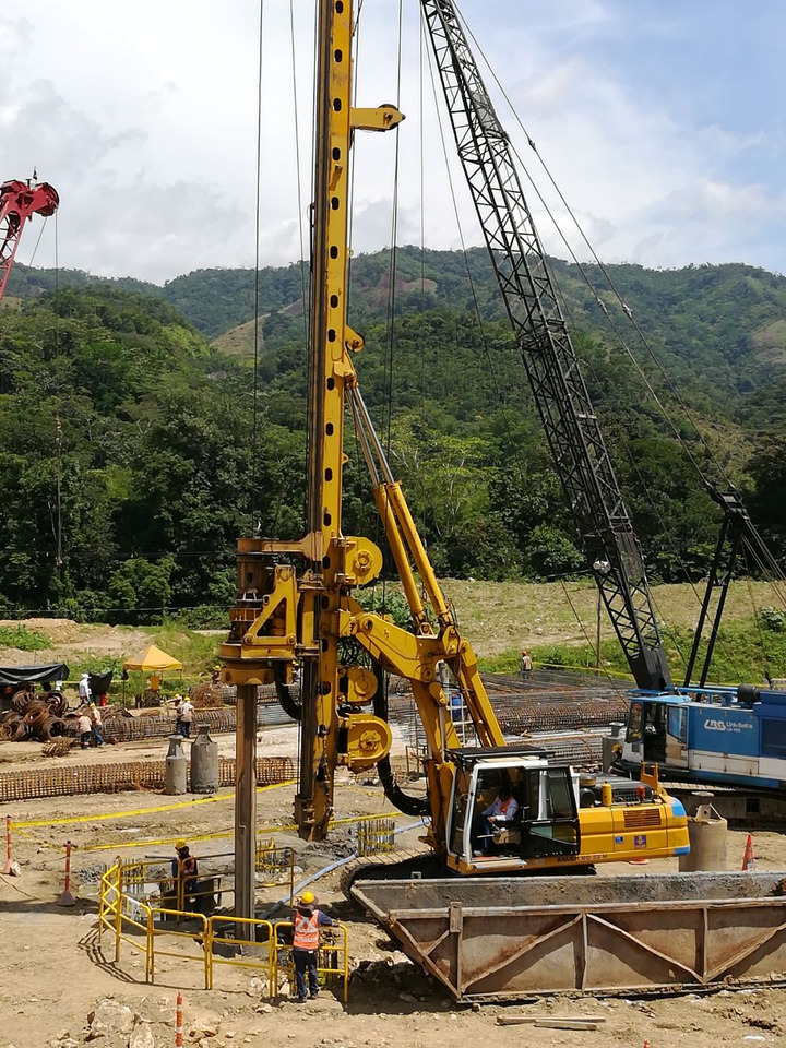 BAUER BG 22H - Бурова установка: фото 1 BAUER BG 22H - Бурова установка: фото 1