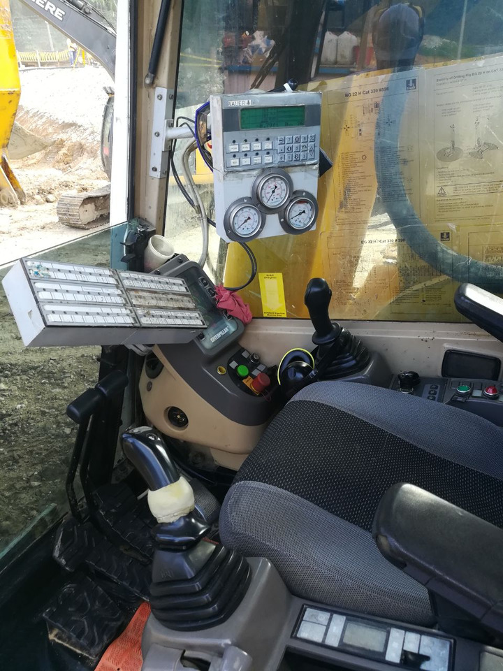 BAUER BG 22H - Бурова установка: фото 5 BAUER BG 22H - Бурова установка: фото 5