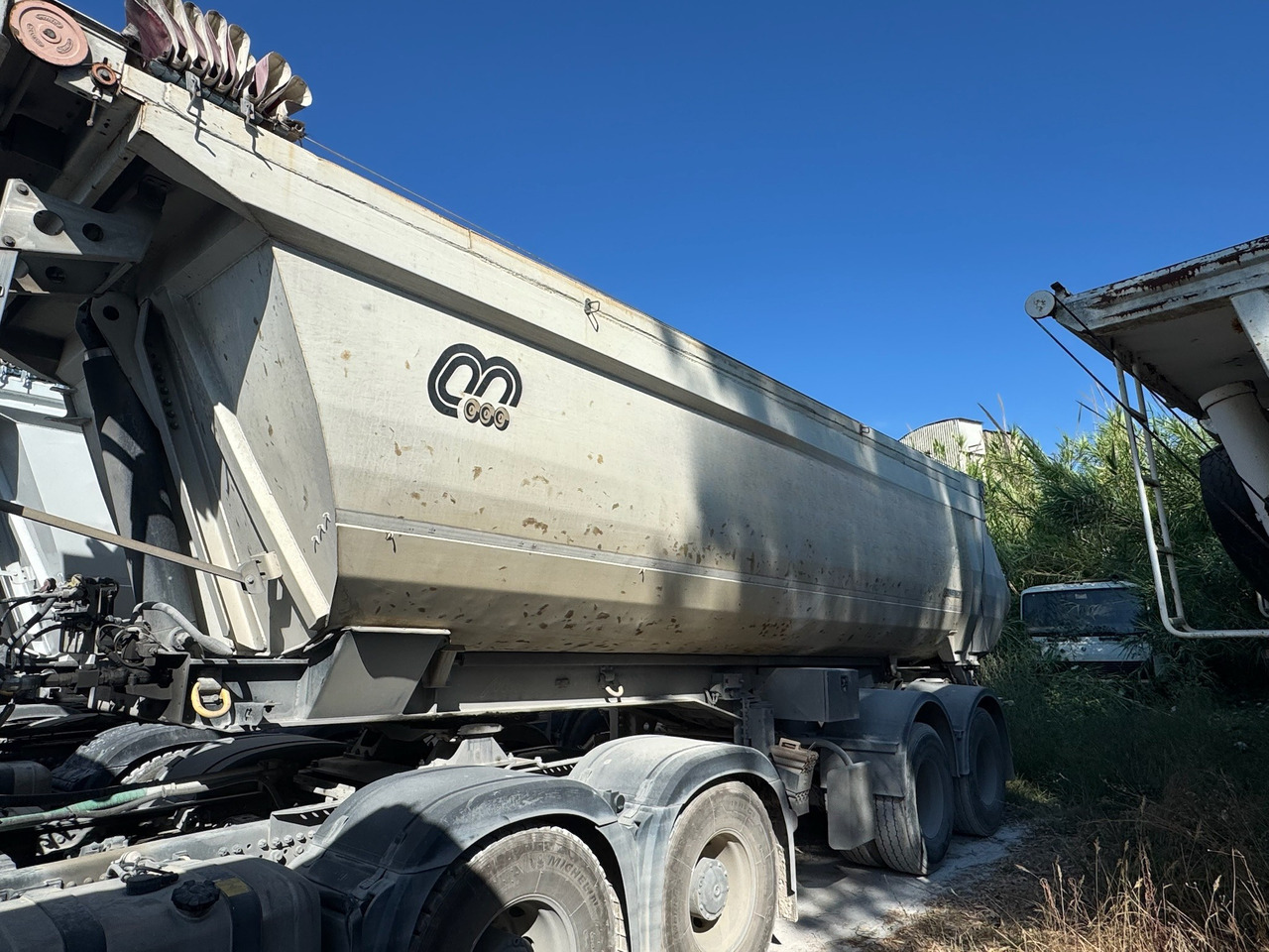 MENCI Semirimorchio Ribaltabile Mezzo d'opera - Самоскид напівпричіп: фото 3 MENCI Semirimorchio Ribaltabile Mezzo d'opera - Самоскид напівпричіп: фото 3