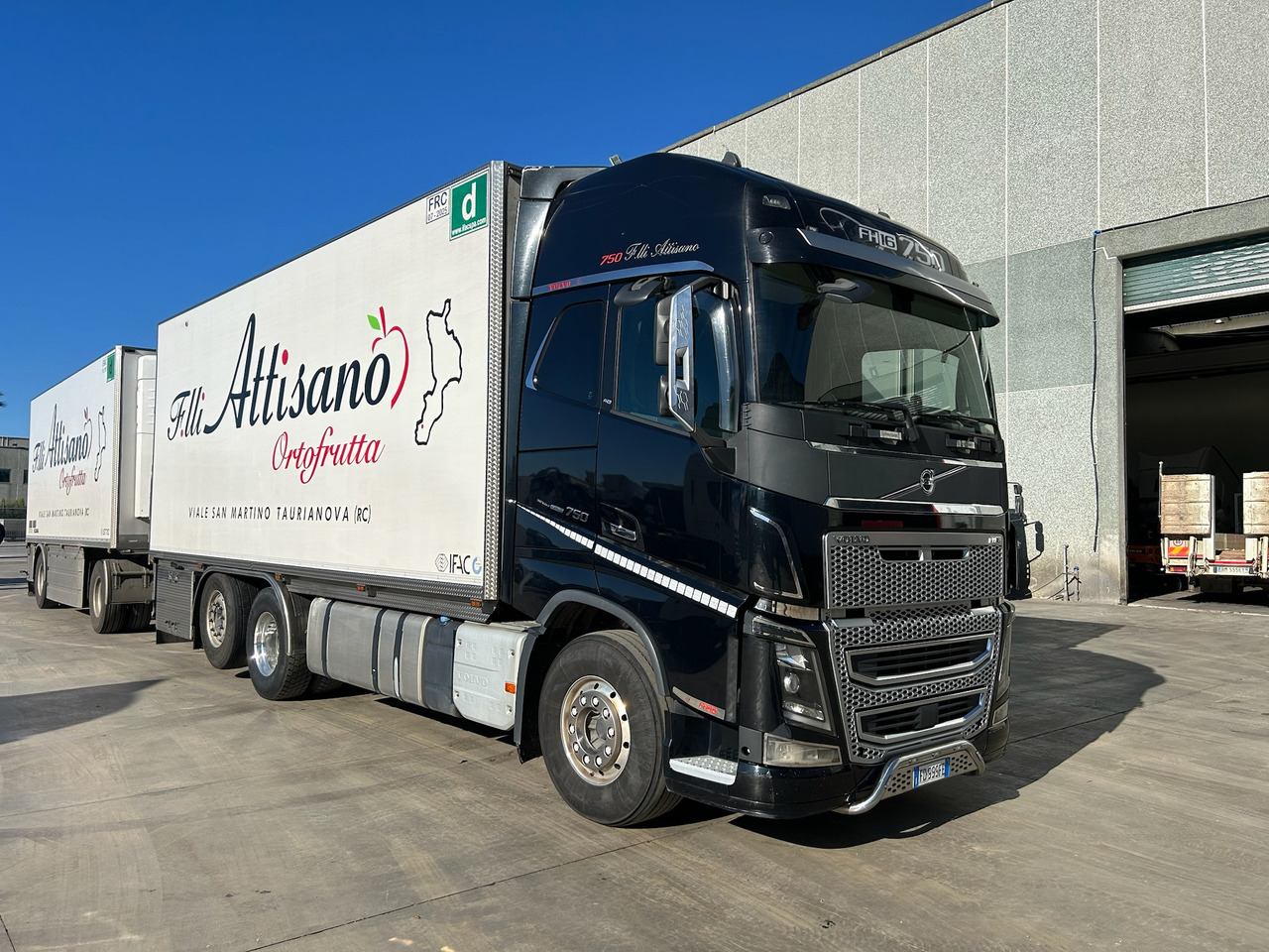 VOLVO FH 750 - Рефрижератор вантажівка: фото 1 VOLVO FH 750 - Рефрижератор вантажівка: фото 1