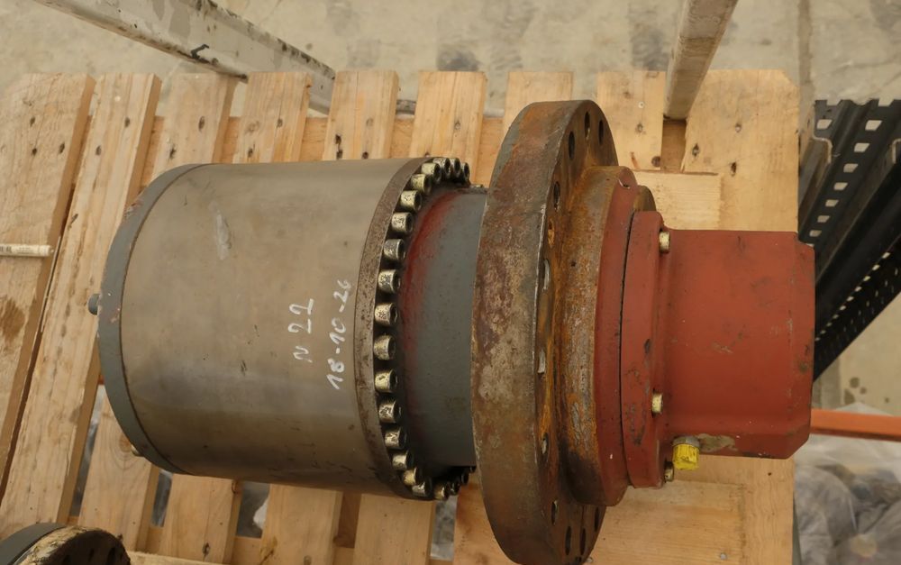 Reduktor obrotu SAT 275/261Liebherr R 906,R916,R922,R924,R926 - Трансмісія: фото 1 Reduktor obrotu SAT 275/261Liebherr R 906,R916,R922,R924,R926 - Трансмісія: фото 1