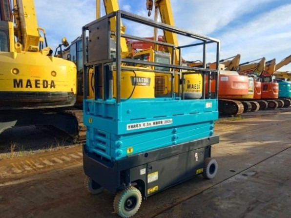 AIRMAN ENTL061 - Ножичний підйомник: фото 1 AIRMAN ENTL061 - Ножичний підйомник: фото 1