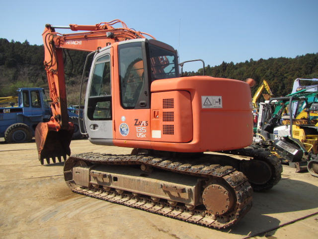 HITACHI ZX135USK - Гусеничний екскаватор: фото 2 HITACHI ZX135USK - Гусеничний екскаватор: фото 2
