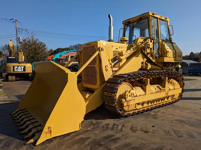 KOMATSU D75S-5 - Гусеничний навантажувач: фото 1 KOMATSU D75S-5 - Гусеничний навантажувач: фото 1