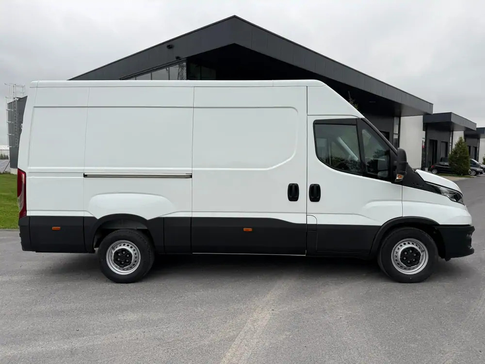 Iveco Daily 35-140 *L2H2*DISPO DE STOCK*Airco*Cruise control - Суцільнометалевий фургон: фото 3 Iveco Daily 35-140 *L2H2*DISPO DE STOCK*Airco*Cruise control - Суцільнометалевий фургон: фото 3
