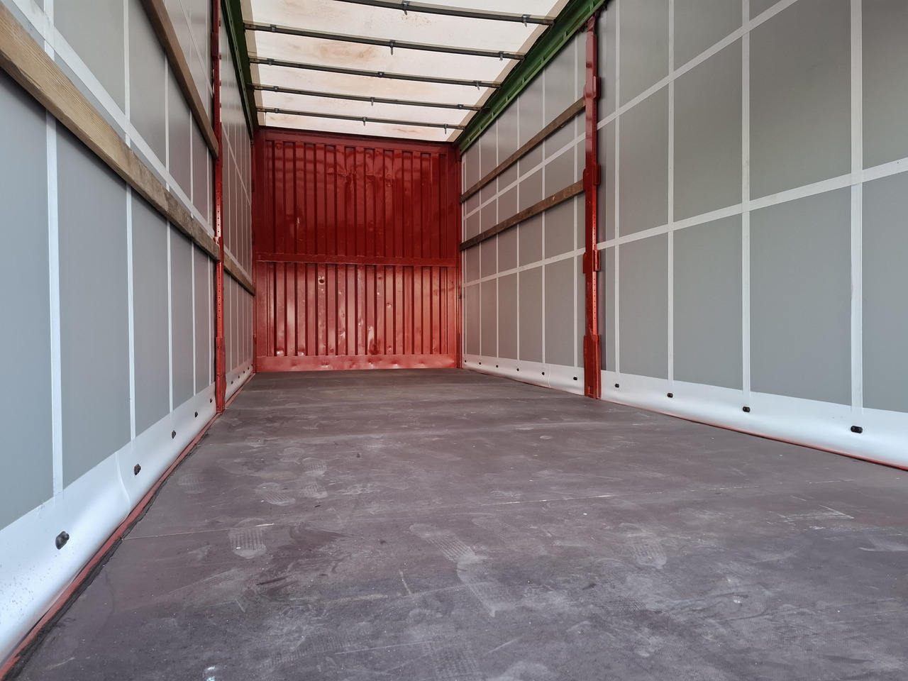 Тентована вантажівка MAN TGX 26.440 E6 + SCHMITZ: фото 36