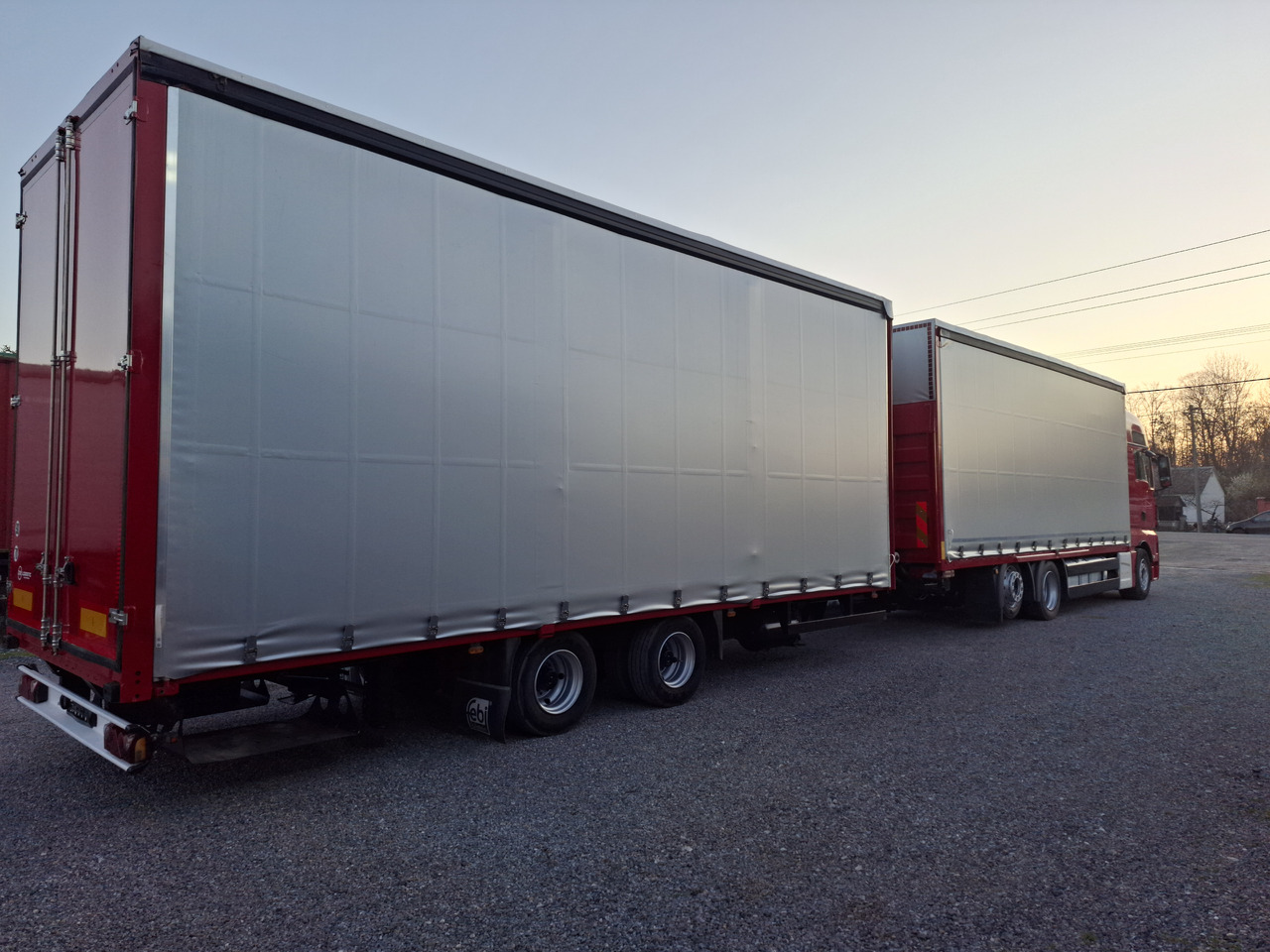 Тентована вантажівка MAN TGX 26.440 E6 + SCHMITZ: фото 27