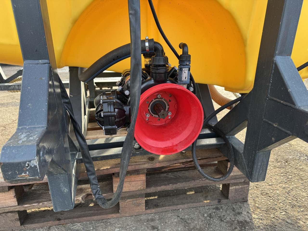 AKP 1200 - 2011 ROK - 12 M - Обприскувач навісний: фото 5 AKP 1200 - 2011 ROK - 12 M - Обприскувач навісний: фото 5