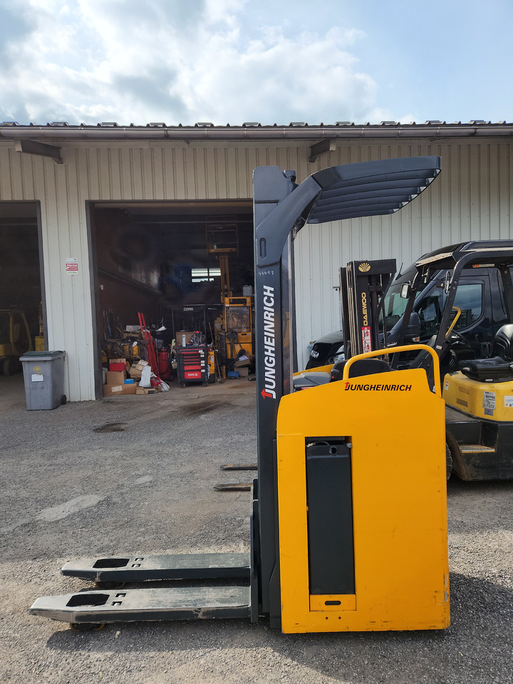 JUNGHEINRICH ESC 216z - Складська техніка: фото 4 JUNGHEINRICH ESC 216z - Складська техніка: фото 4