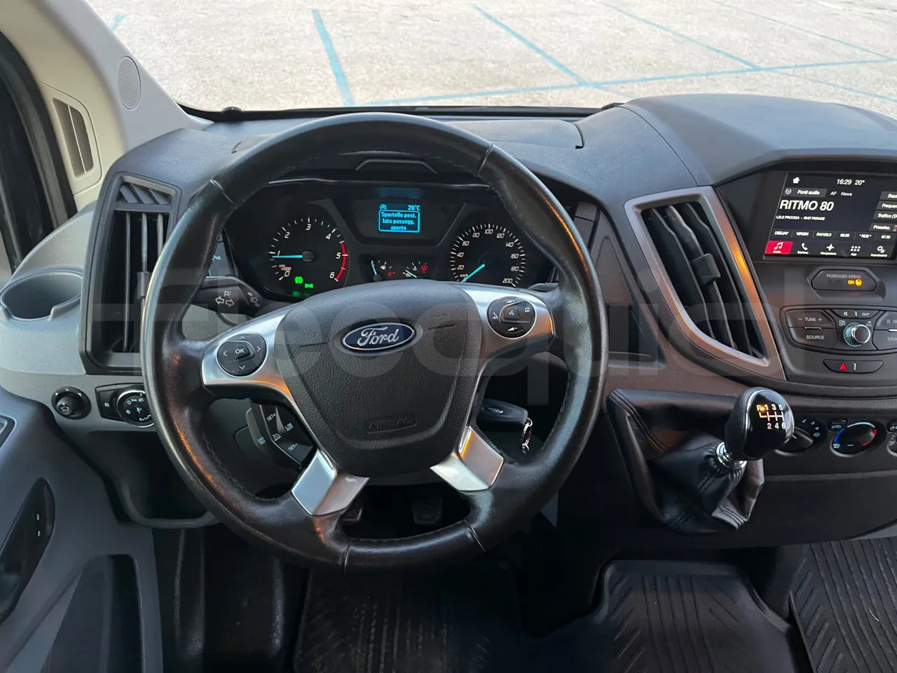 Мікроавтобус, Пасажирський фургон Ford Transit: фото 28 Мікроавтобус, Пасажирський фургон Ford Transit: фото 28