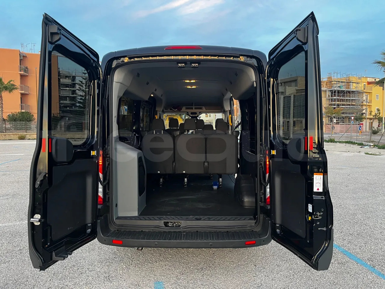 Мікроавтобус, Пасажирський фургон Ford Transit: фото 7 Мікроавтобус, Пасажирський фургон Ford Transit: фото 7