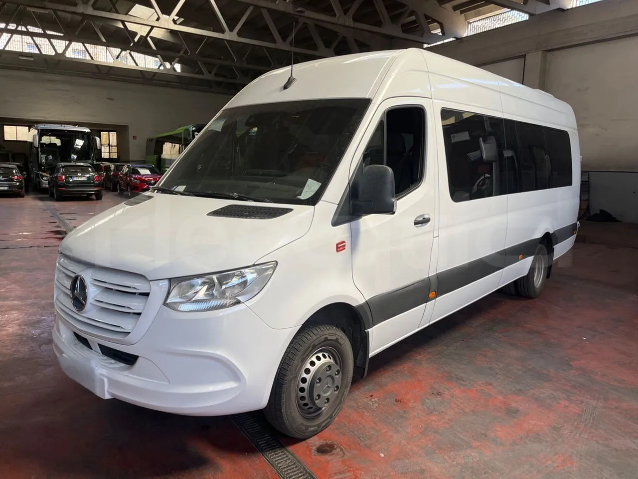 Mercedes-Benz Sprinter - Мікроавтобус, Пасажирський фургон: фото 4 Mercedes-Benz Sprinter - Мікроавтобус, Пасажирський фургон: фото 4