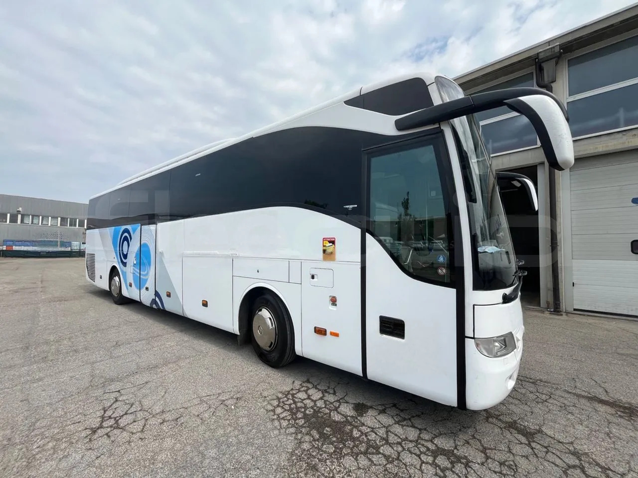 Mercedes-Benz Tourismo - Туристичний автобус: фото 1 Mercedes-Benz Tourismo - Туристичний автобус: фото 1