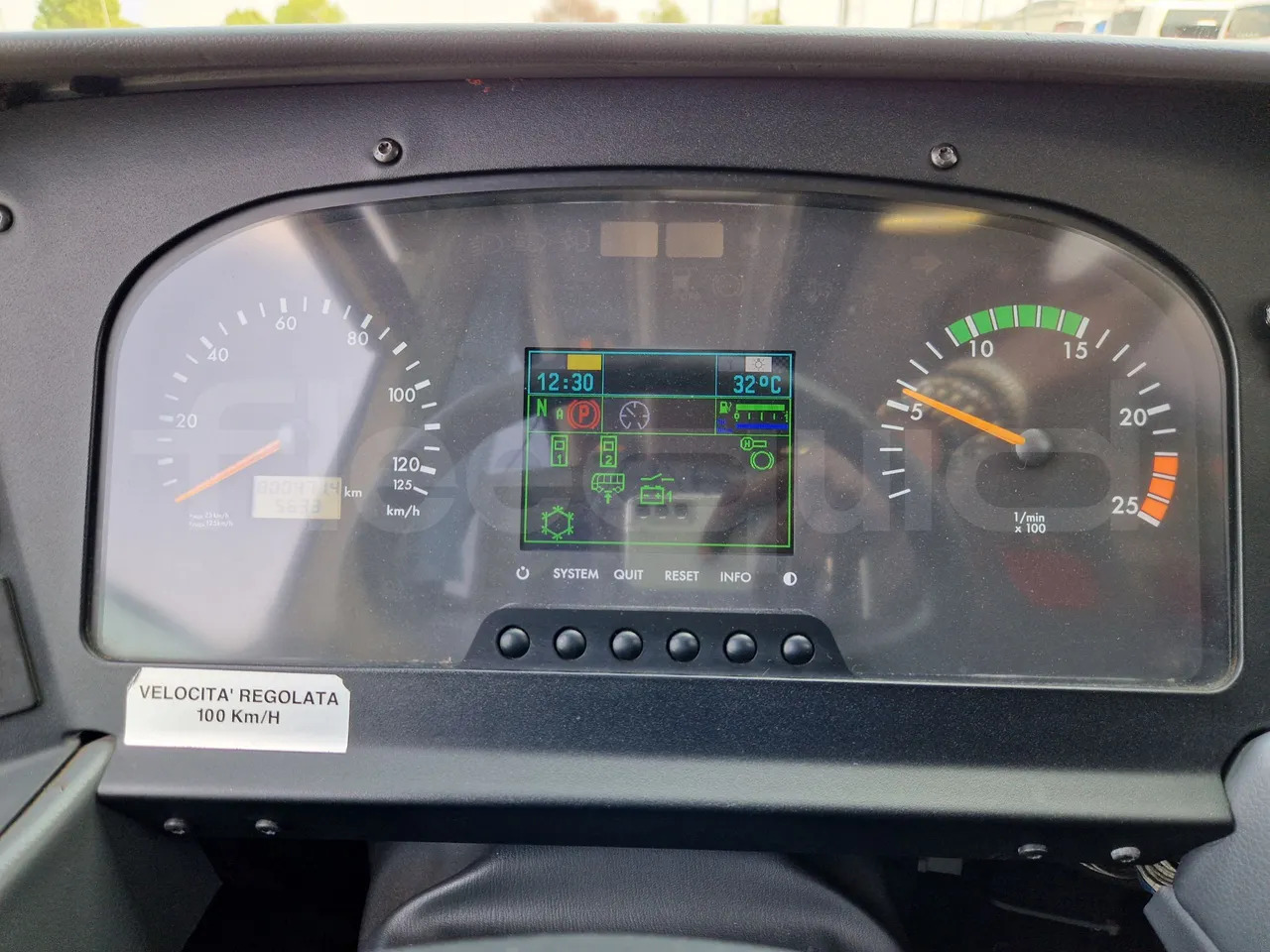 Mercedes-Benz Tourismo - Туристичний автобус: фото 3 Mercedes-Benz Tourismo - Туристичний автобус: фото 3