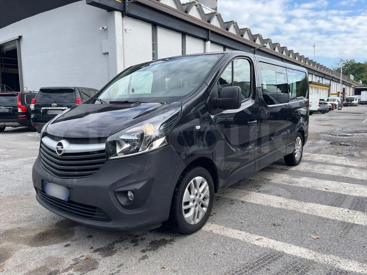 Opel Vivaro - B - Приміський автобус: фото 4 Opel Vivaro - B - Приміський автобус: фото 4