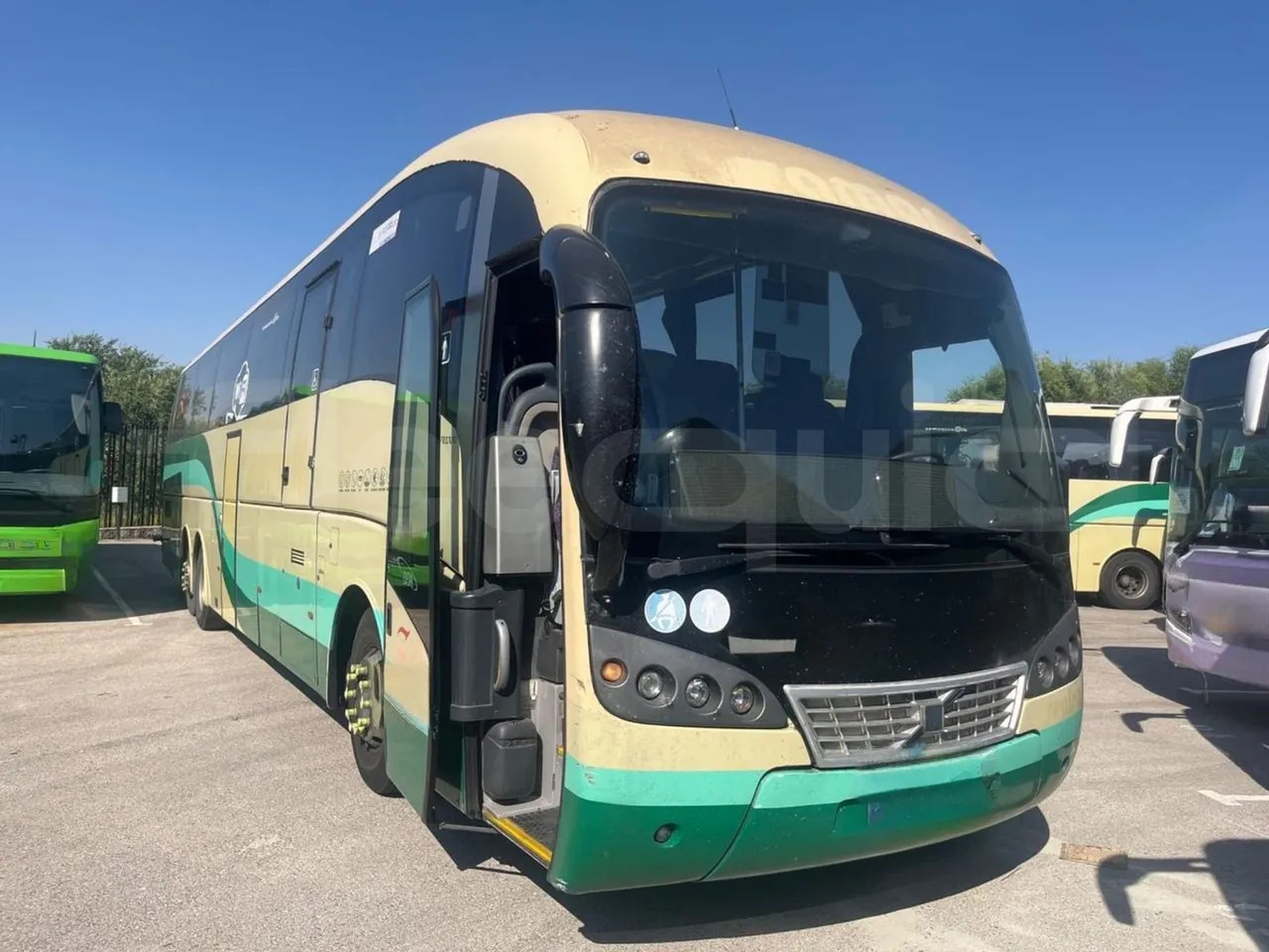 Volvo B12B - Туристичний автобус: фото 1 Volvo B12B - Туристичний автобус: фото 1