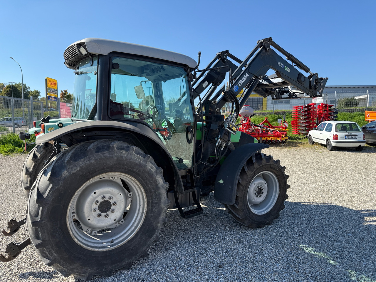 Deutz Agrofarm 410 - Трактор: фото 3 Deutz Agrofarm 410 - Трактор: фото 3