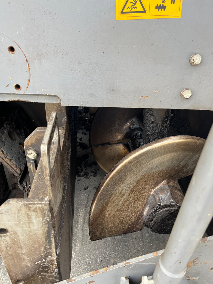 VÖGELE SUPER 2100-3i - Асфальтоукладач: фото 4 VÖGELE SUPER 2100-3i - Асфальтоукладач: фото 4