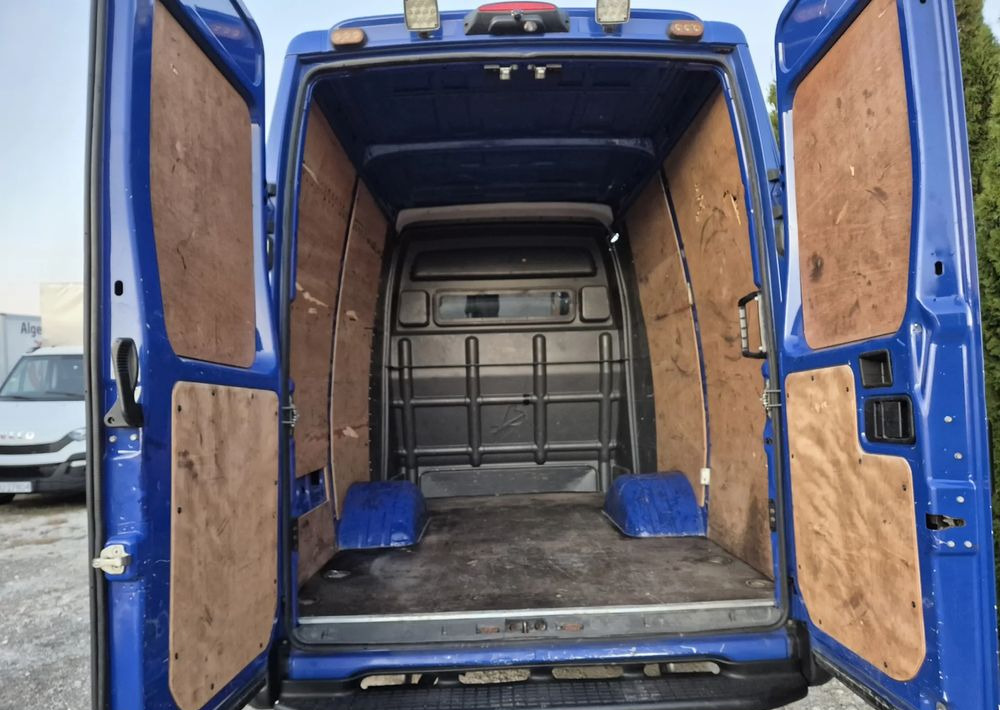 Iveco 35C17/ 3.0 170KM/ - Вантажопасажирський фургон: фото 5 Iveco 35C17/ 3.0 170KM/ - Вантажопасажирський фургон: фото 5