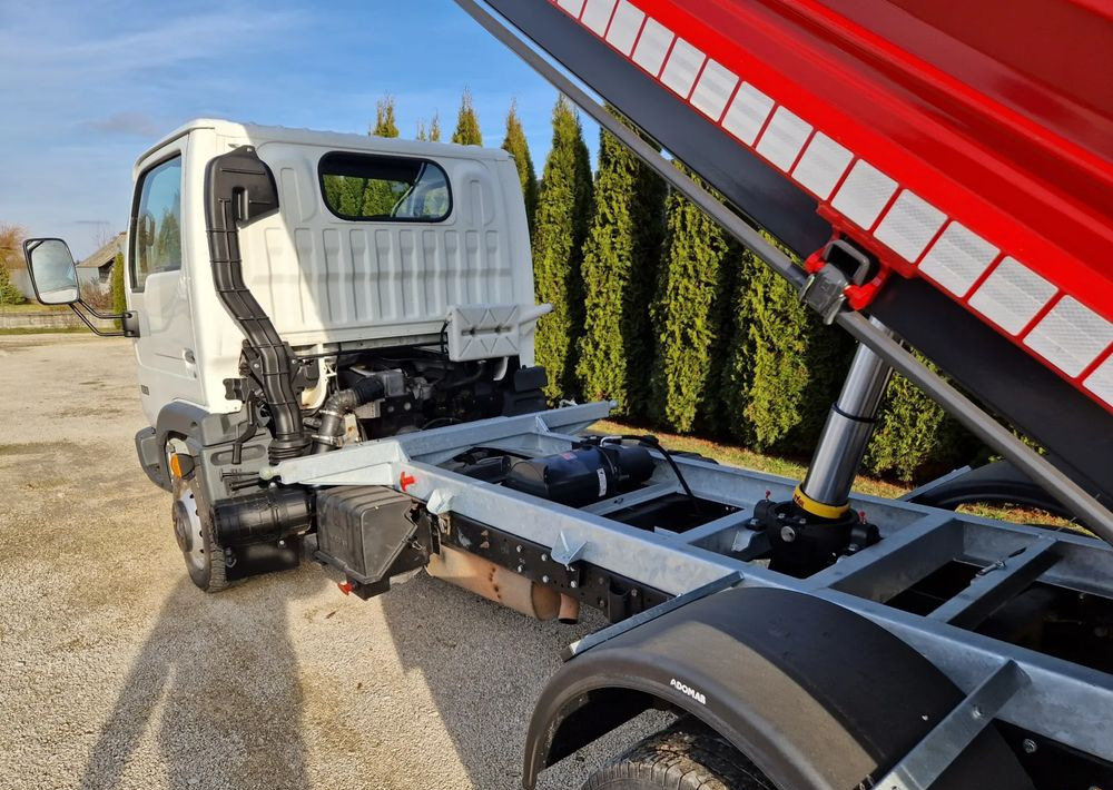 Nissan Cabstar 3.0 - Малотоннажний самоскид: фото 5 Nissan Cabstar 3.0 - Малотоннажний самоскид: фото 5