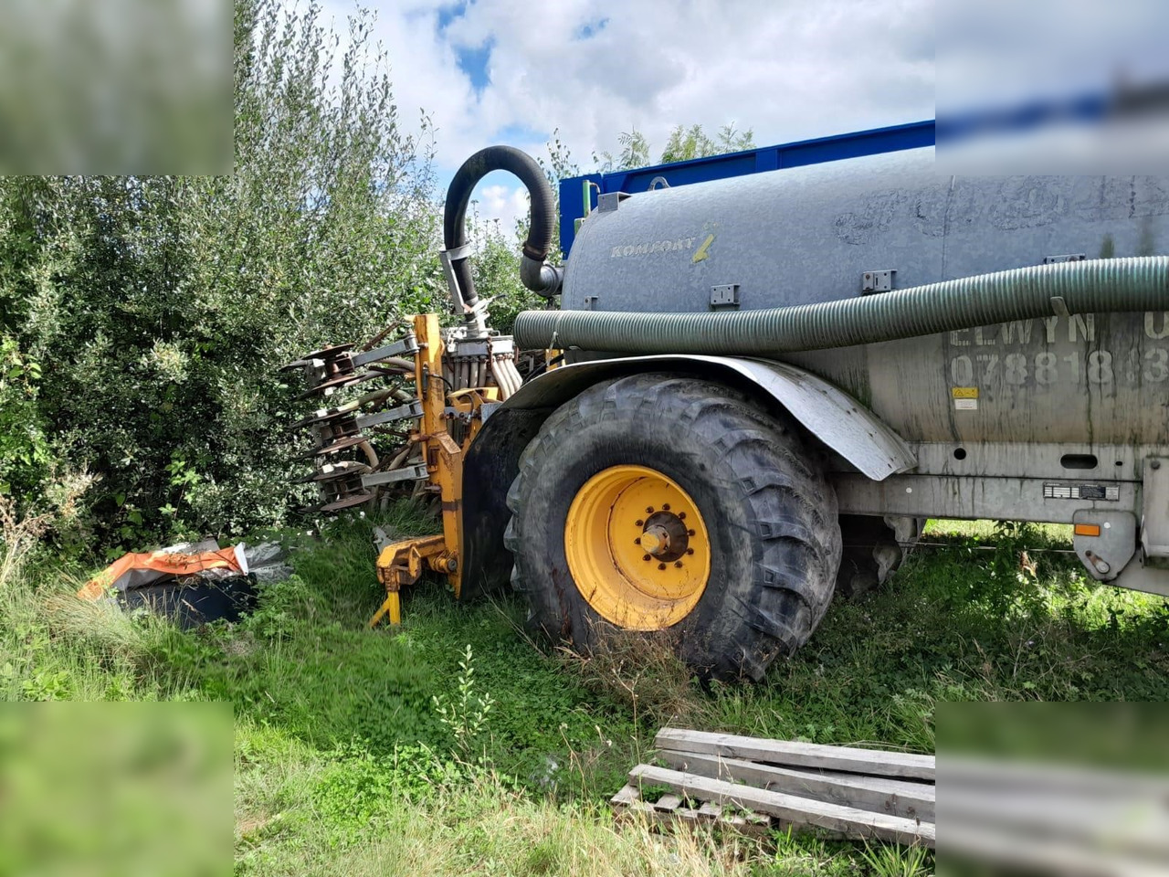 2006 JOSKIN KOMFORT 2 10000S - Розкидач рідких добрив: фото 2 2006 JOSKIN KOMFORT 2 10000S - Розкидач рідких добрив: фото 2