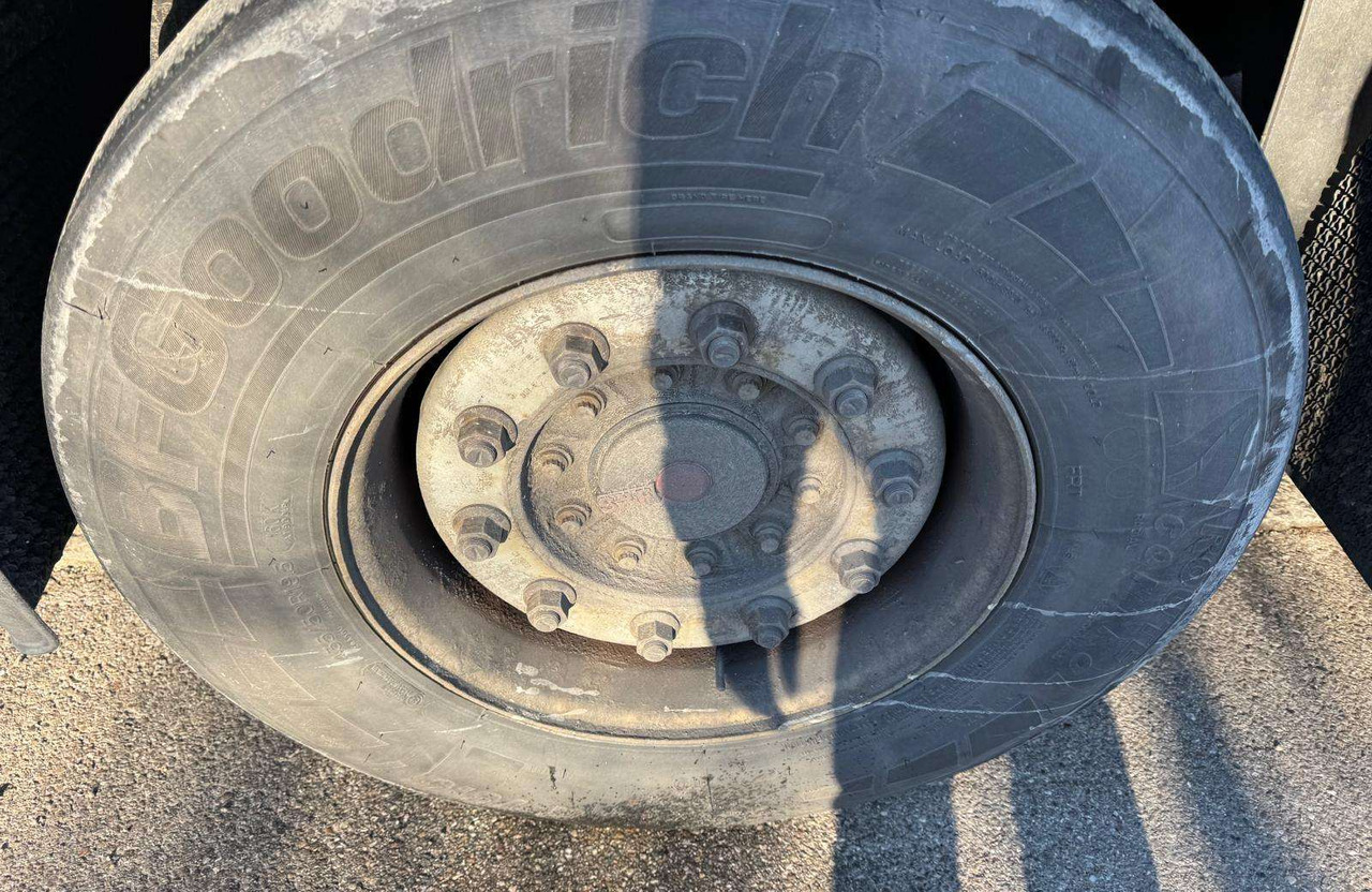 Kögel Mega SAF - Тентований напівпричіп: фото 3 Kögel Mega SAF - Тентований напівпричіп: фото 3