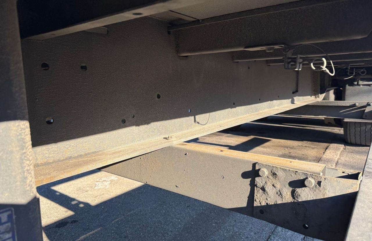 Kögel Mega SAF - Тентований напівпричіп: фото 2 Kögel Mega SAF - Тентований напівпричіп: фото 2