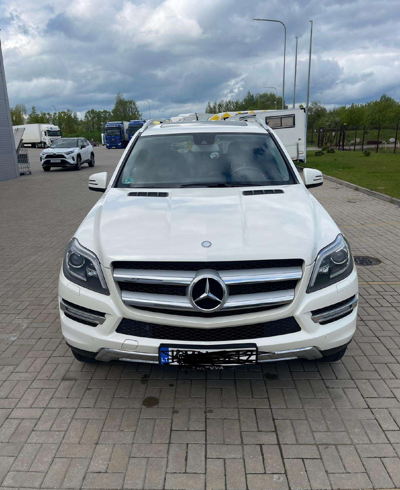 Mercedes-Benz GL350 - Позашляховик: фото 1 Mercedes-Benz GL350 - Позашляховик: фото 1