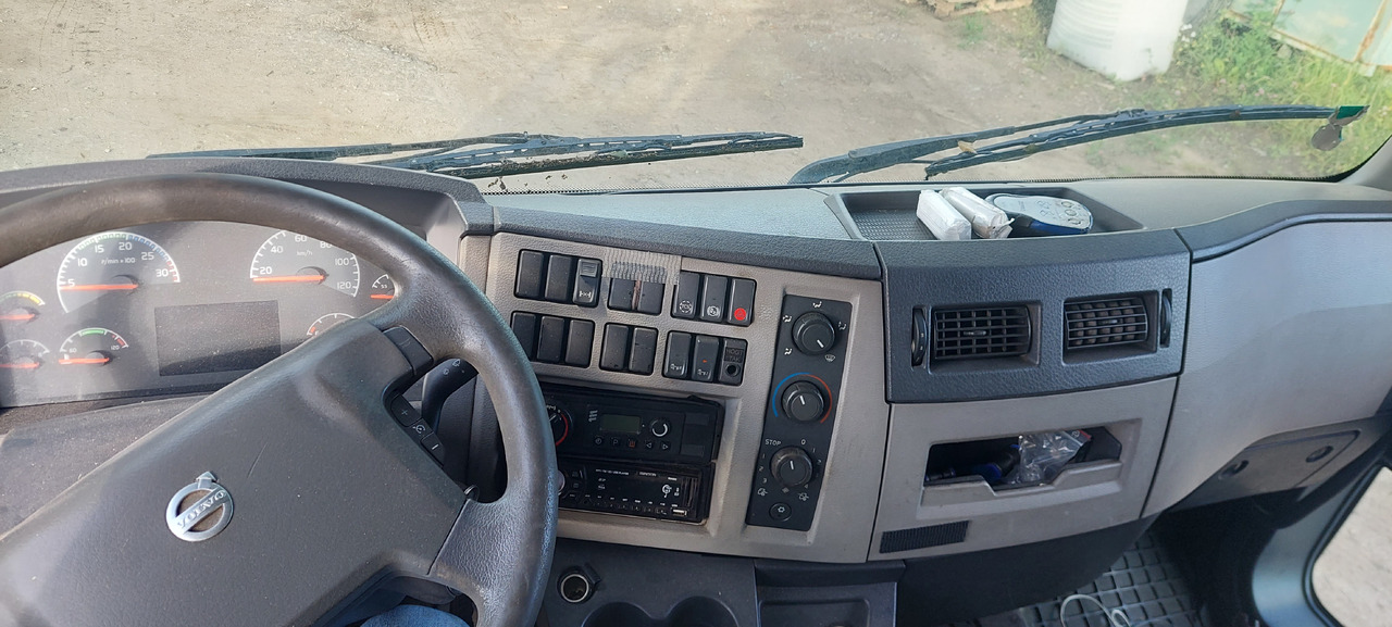VOLVO FL280 - Вантажівка з закритим кузовом: фото 5 VOLVO FL280 - Вантажівка з закритим кузовом: фото 5