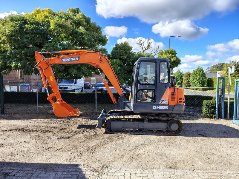 Doosan DV 55 - Міні-екскаватор: фото 2 Doosan DV 55 - Міні-екскаватор: фото 2
