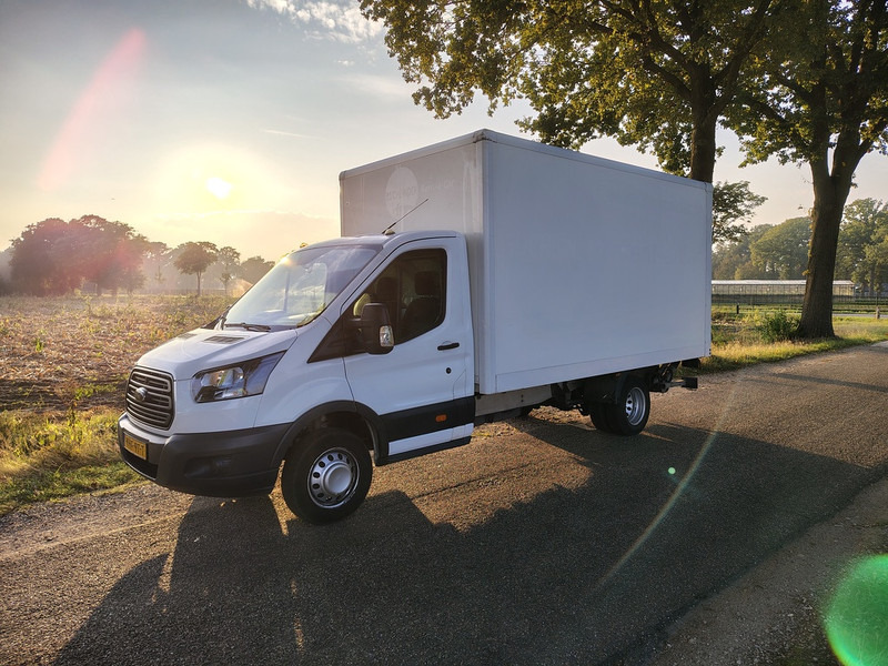 Ford Transit - Суцільнометалевий фургон: фото 1 Ford Transit - Суцільнометалевий фургон: фото 1