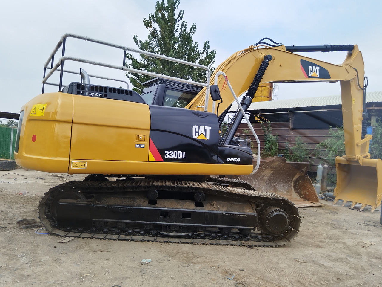 CATERPILLAR 330DL good condition 2024 30 ton excavator for sale - Гусеничний екскаватор: фото 1 CATERPILLAR 330DL good condition 2024 30 ton excavator for sale - Гусеничний екскаватор: фото 1