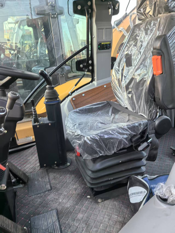 CATERPILLAR 426F new backhoe loader 2025 hot sale jcb - Екскаватор-навантажувач: фото 4 CATERPILLAR 426F new backhoe loader 2025 hot sale jcb - Екскаватор-навантажувач: фото 4