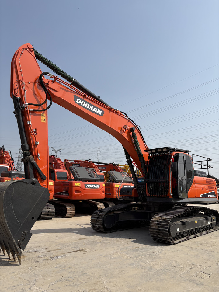 DOOSAN Dx300cl low work hours original excavator - Гусеничний екскаватор: фото 3 DOOSAN Dx300cl low work hours original excavator - Гусеничний екскаватор: фото 3