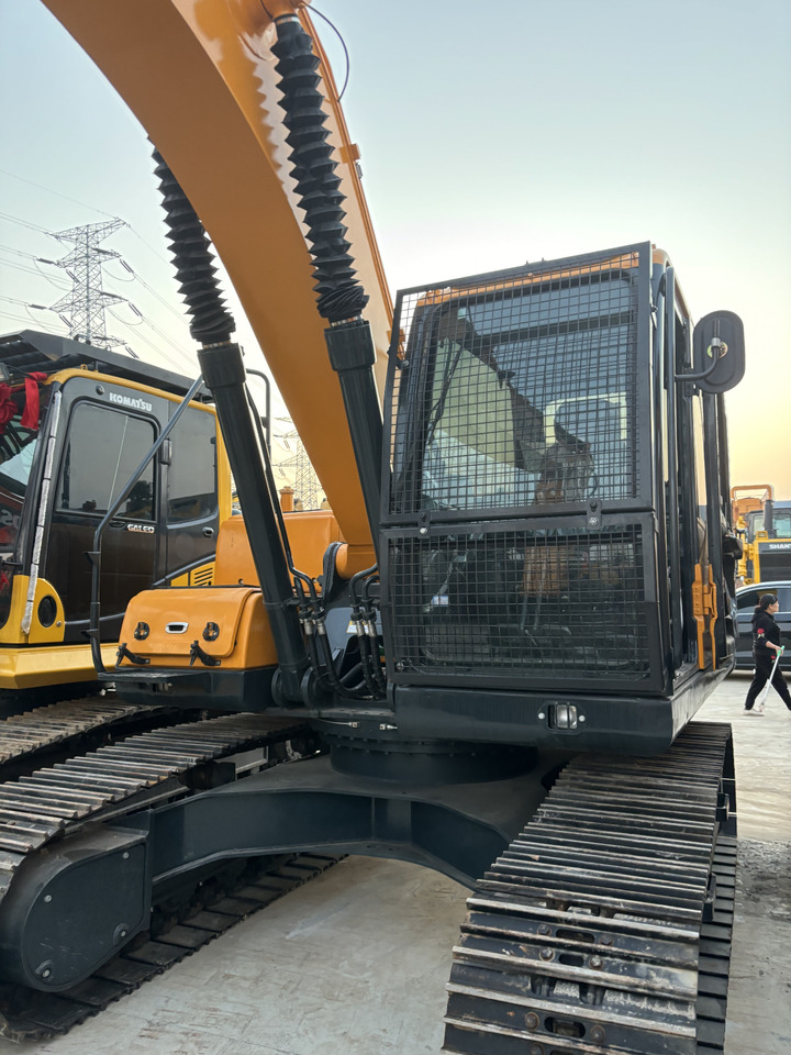 HYUNDAI 220LC—9S - Гусеничний екскаватор: фото 4 HYUNDAI 220LC—9S - Гусеничний екскаватор: фото 4