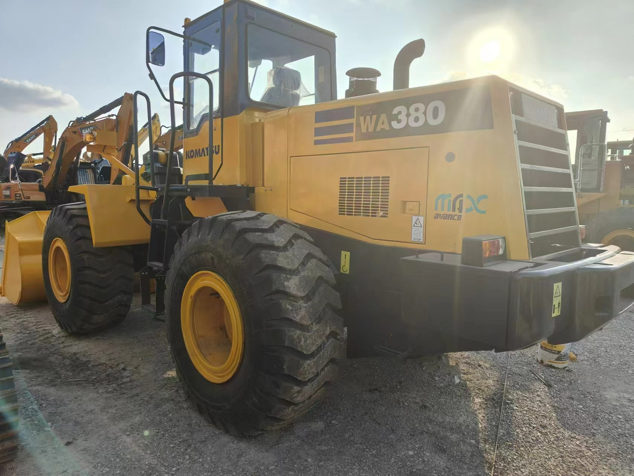 KOMATSU wa380 Low hours, direct supply from the source, lower prices - Колісний навантажувач: фото 3 KOMATSU wa380 Low hours, direct supply from the source, lower prices - Колісний навантажувач: фото 3