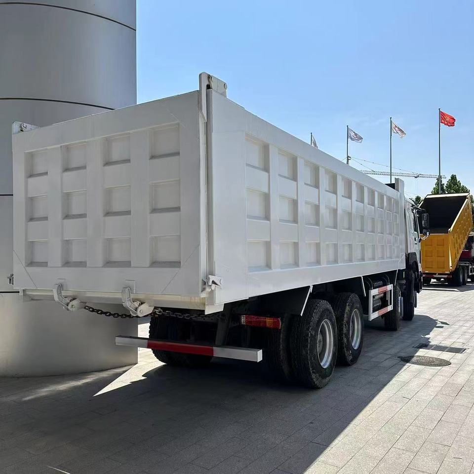 SINOTRUK howo 8x4 dump truck 371 375 420 430 Customizable - Самоскид вантажівка: фото 2 SINOTRUK howo 8x4 dump truck 371 375 420 430 Customizable - Самоскид вантажівка: фото 2