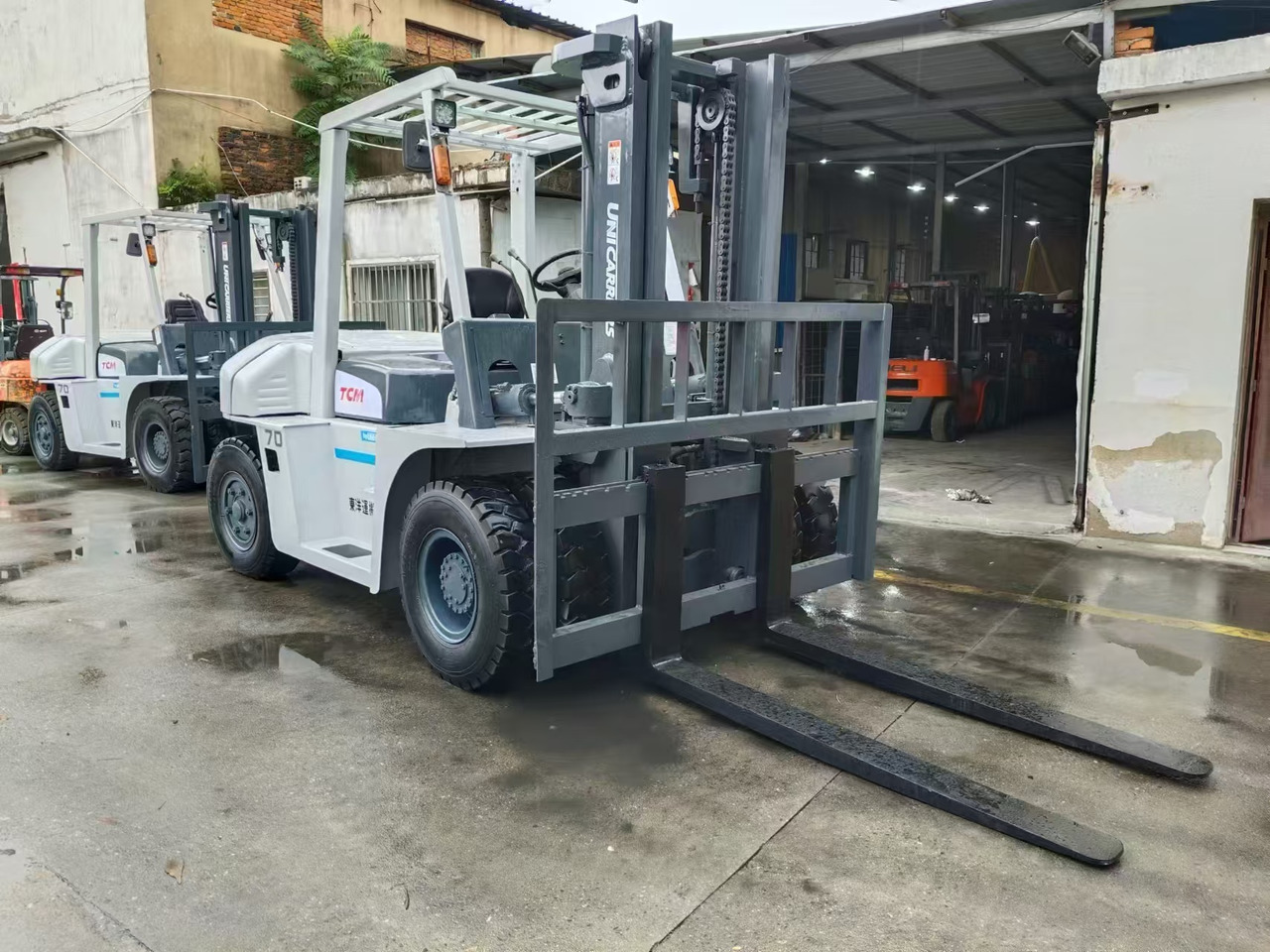 TCM FD70 japan brand 7 ton forklift used Customizable mast clamp side shift - Дизельний навантажувач: фото 5 TCM FD70 japan brand 7 ton forklift used Customizable mast clamp side shift - Дизельний навантажувач: фото 5