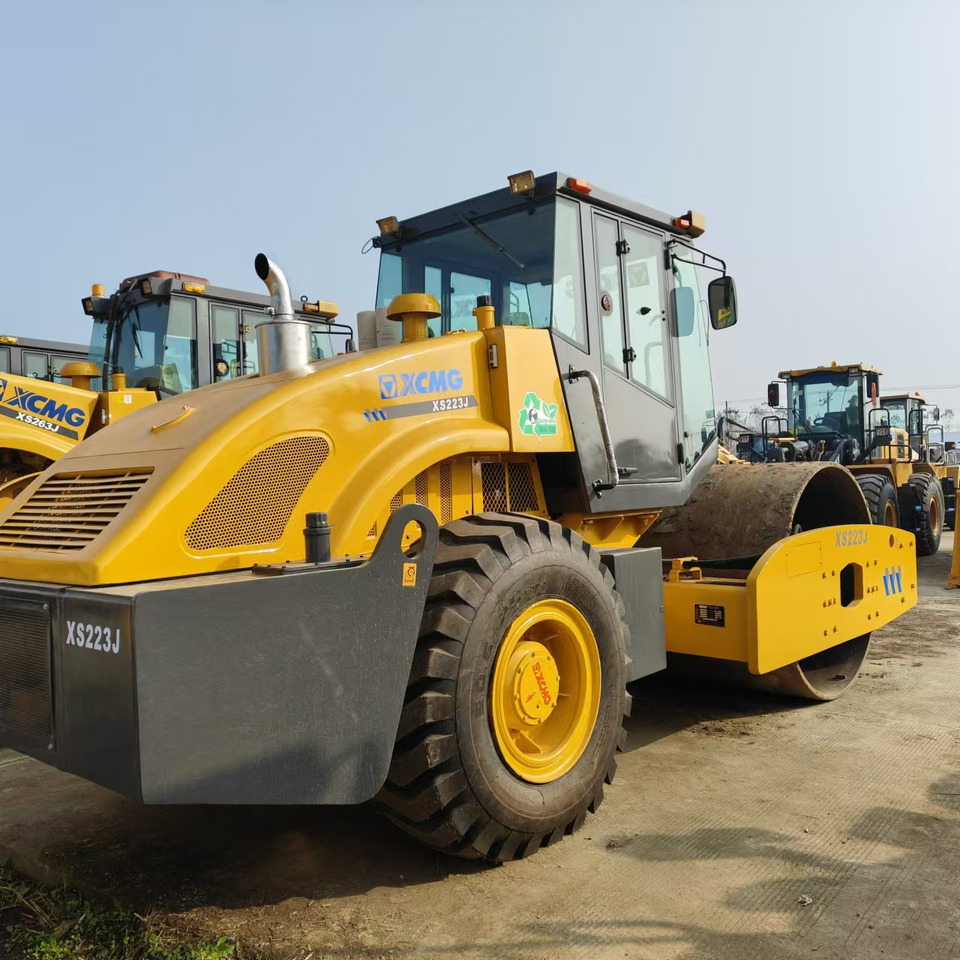 XCMG XS223J used road roller low hours factory price - Дорожній каток: фото 3 XCMG XS223J used road roller low hours factory price - Дорожній каток: фото 3