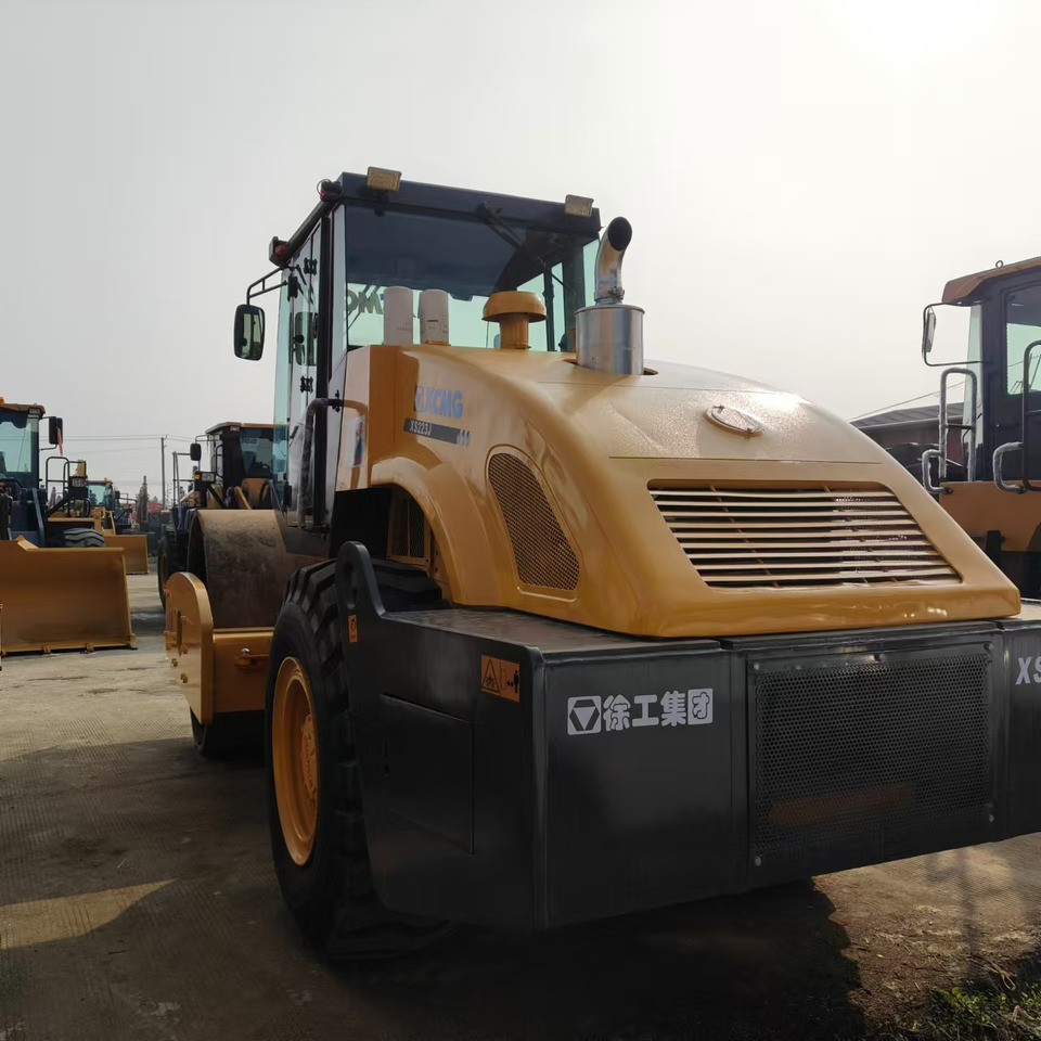 XCMG XS223J used road roller low hours factory price - Дорожній каток: фото 2 XCMG XS223J used road roller low hours factory price - Дорожній каток: фото 2